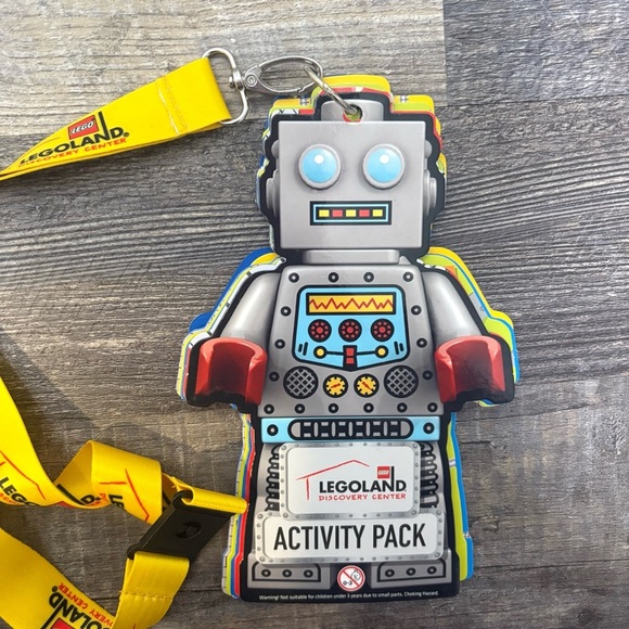 Legoland Discovery Center Activity Pack with Lanyard like new - Picture 2 of 6